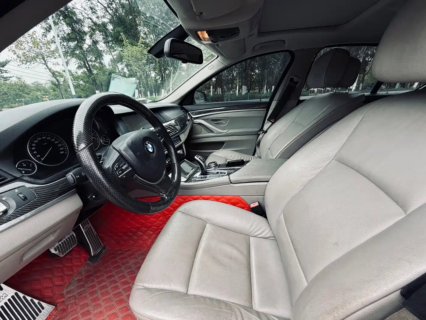 BMW 5 Series 2013 530Li Leadership фото 21