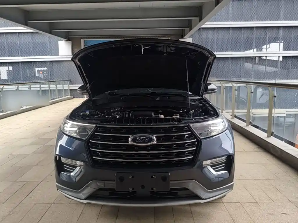 Фото 20 - Ford Explorer