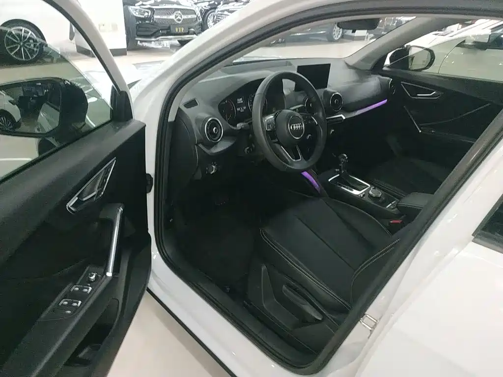 Audi Q2L 2019 2018 35 TFSI Launch Exclusive Edition China VI