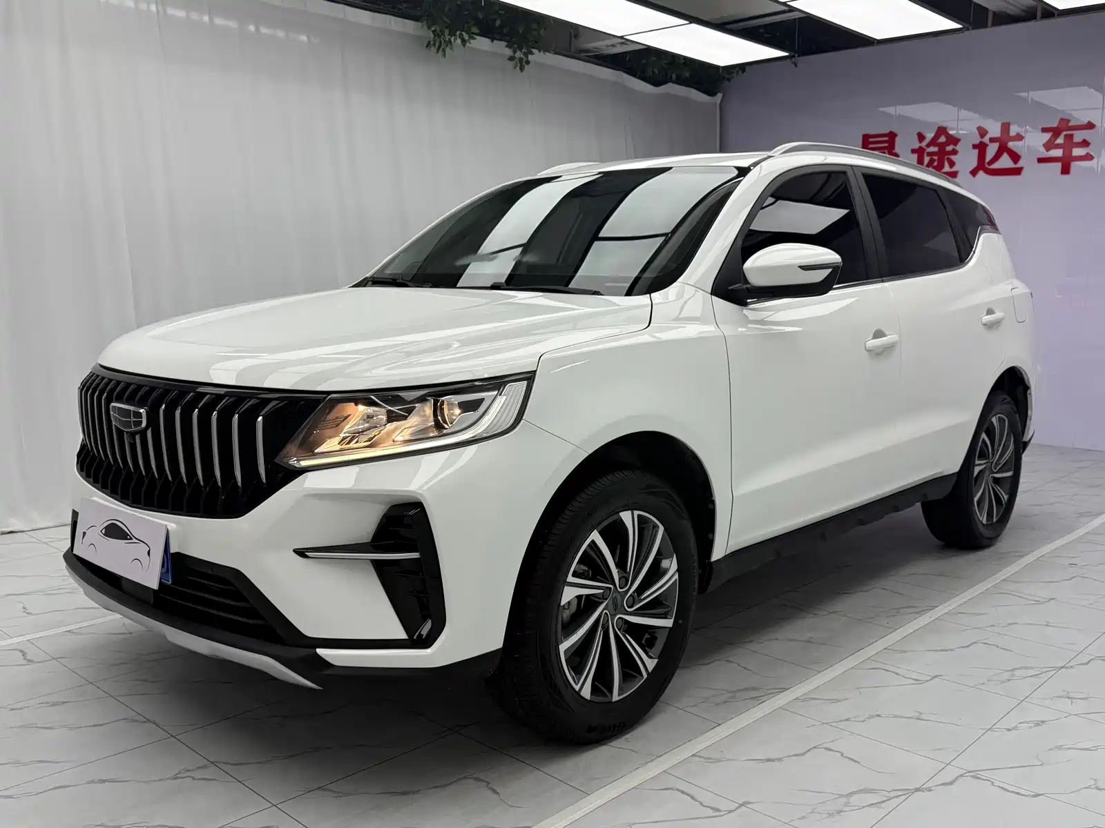 Фото 1 - Geely Emgrand X6
