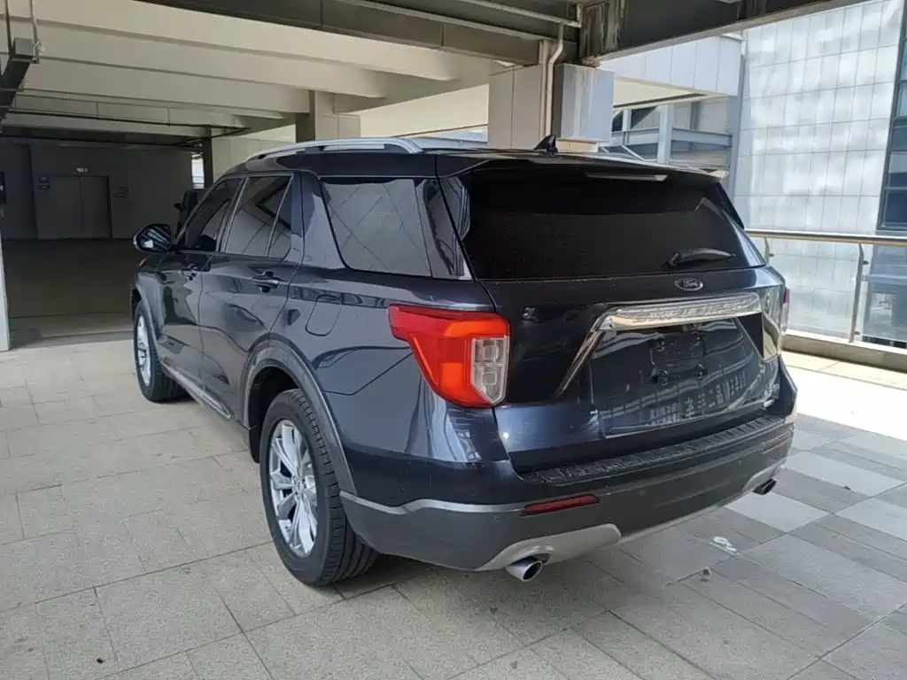Фото 5 - Ford Explorer