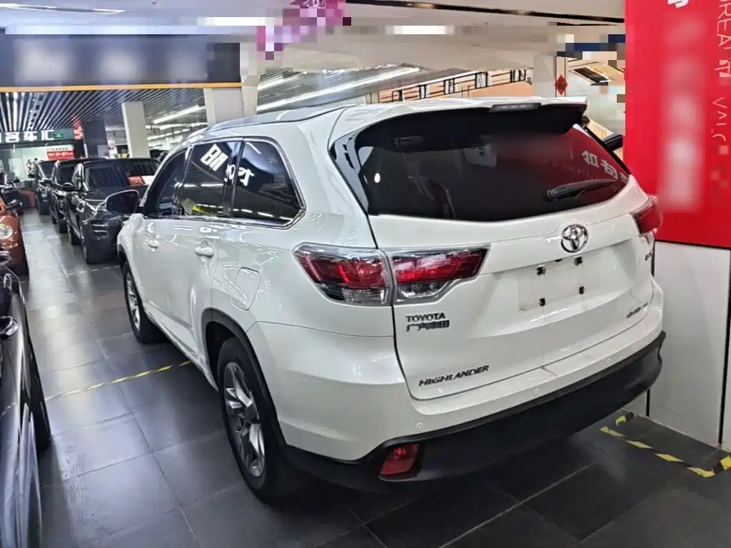 Фото 5 - Toyota Highlander