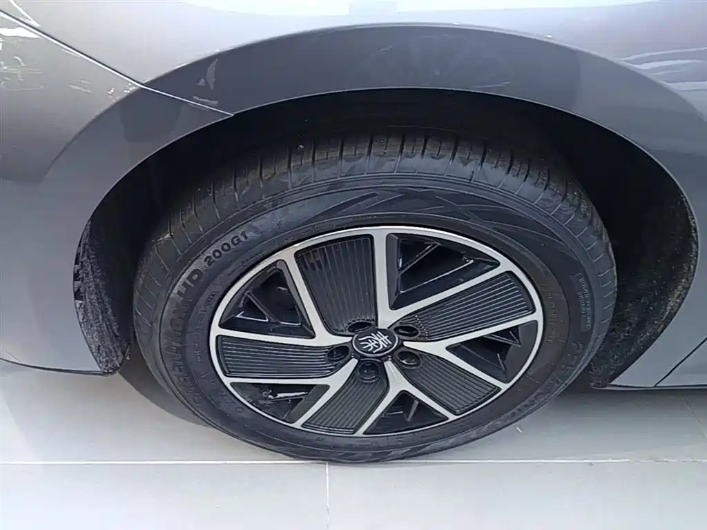 BYD Qin L 2024 DM-i 120KM Leading фото 23