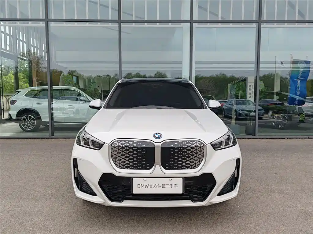 BMW iX1 2025 eDrive25L M Sport Package фото 2