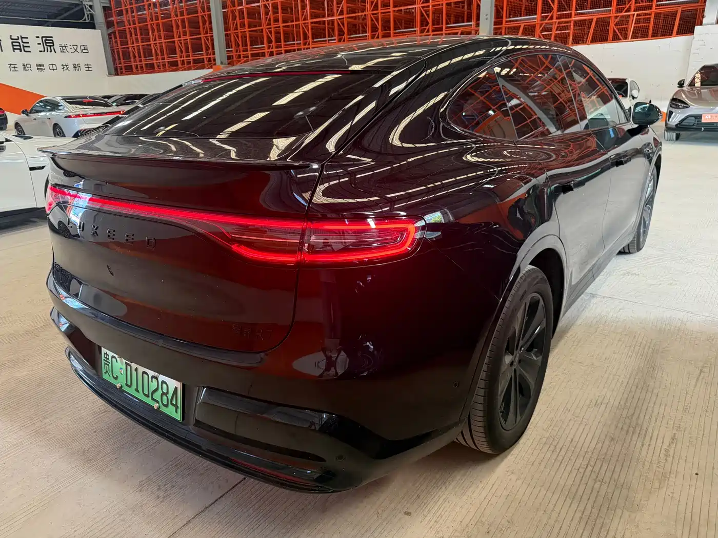 Фото 9 - Zhijie Luxeed R7