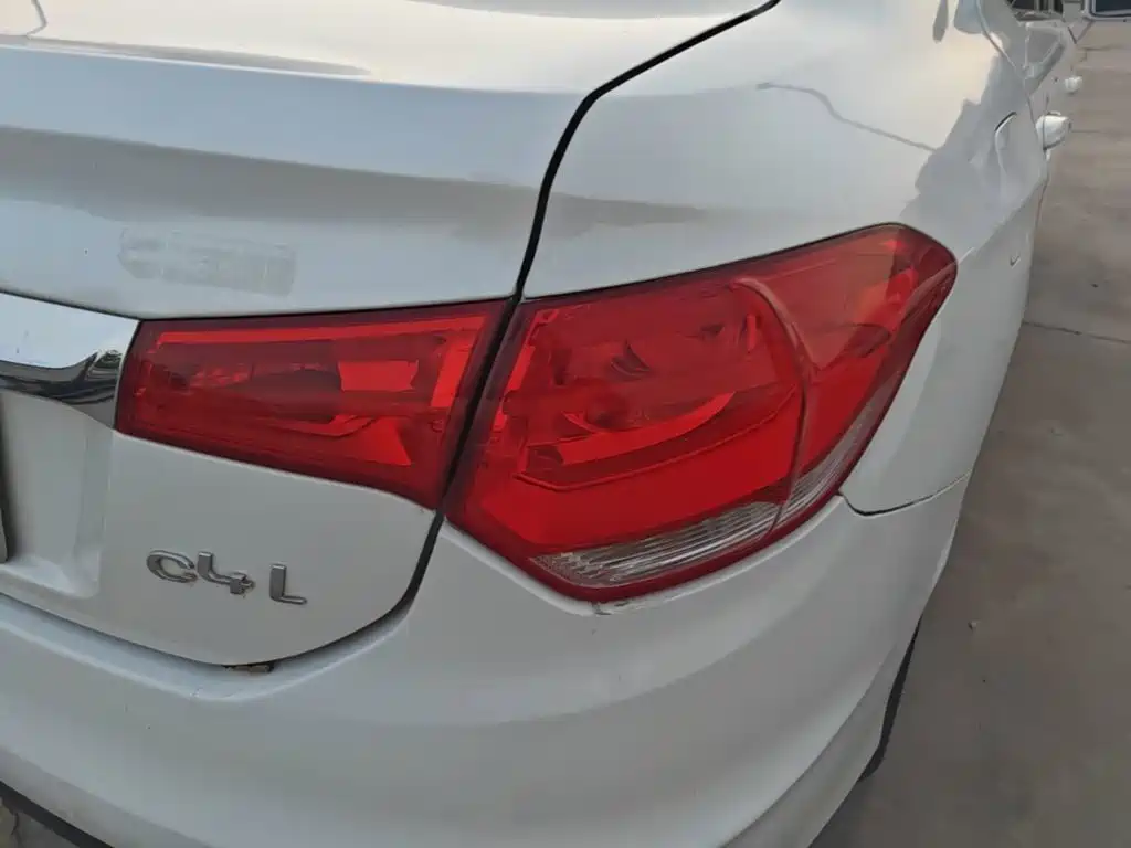 Фото 8 - Citroën C4L