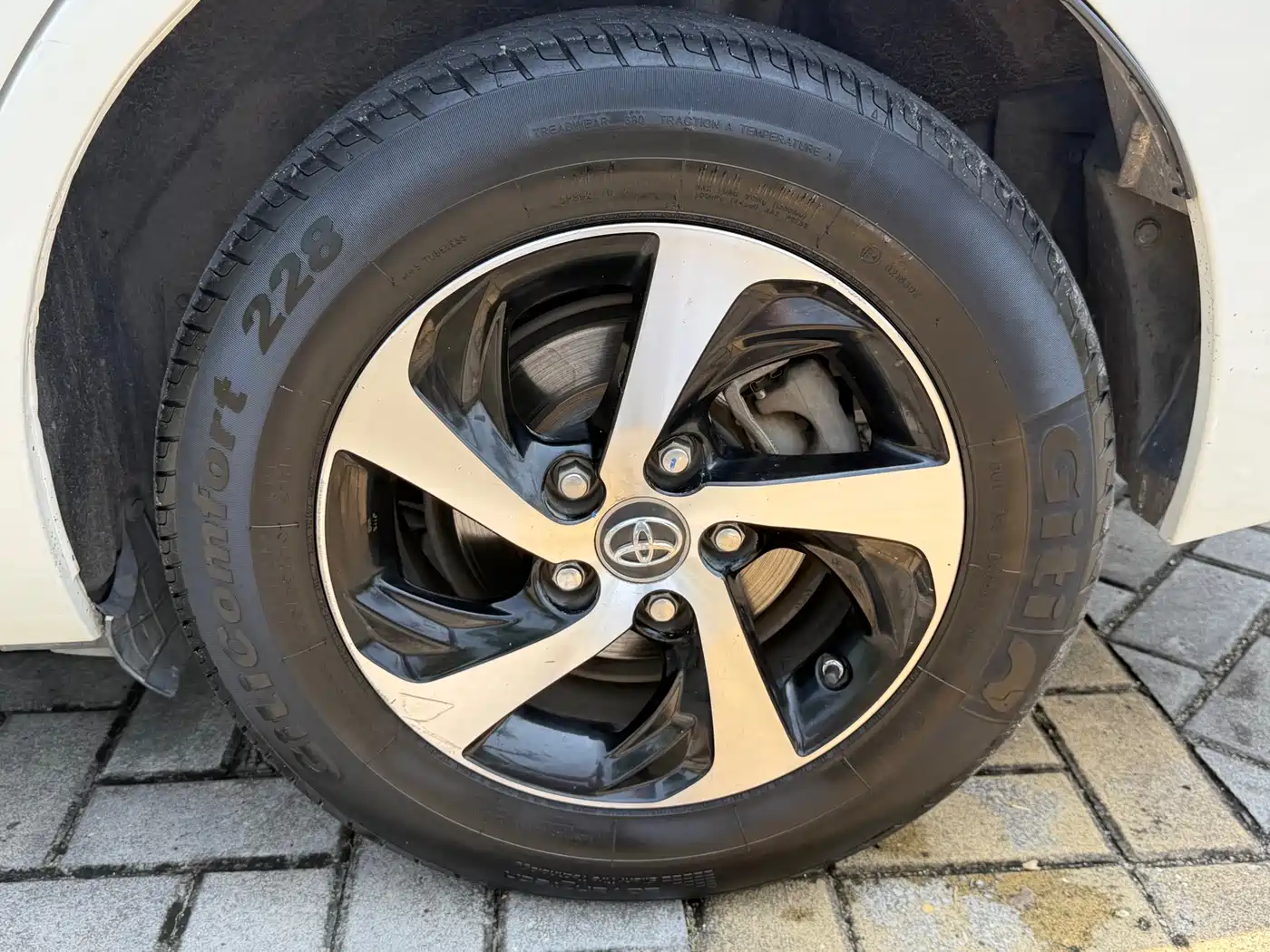 Toyota Levin 2017 Facelift Hybrid 1.8H GS E-CVT Elite Sunroof Edition China V фото 18