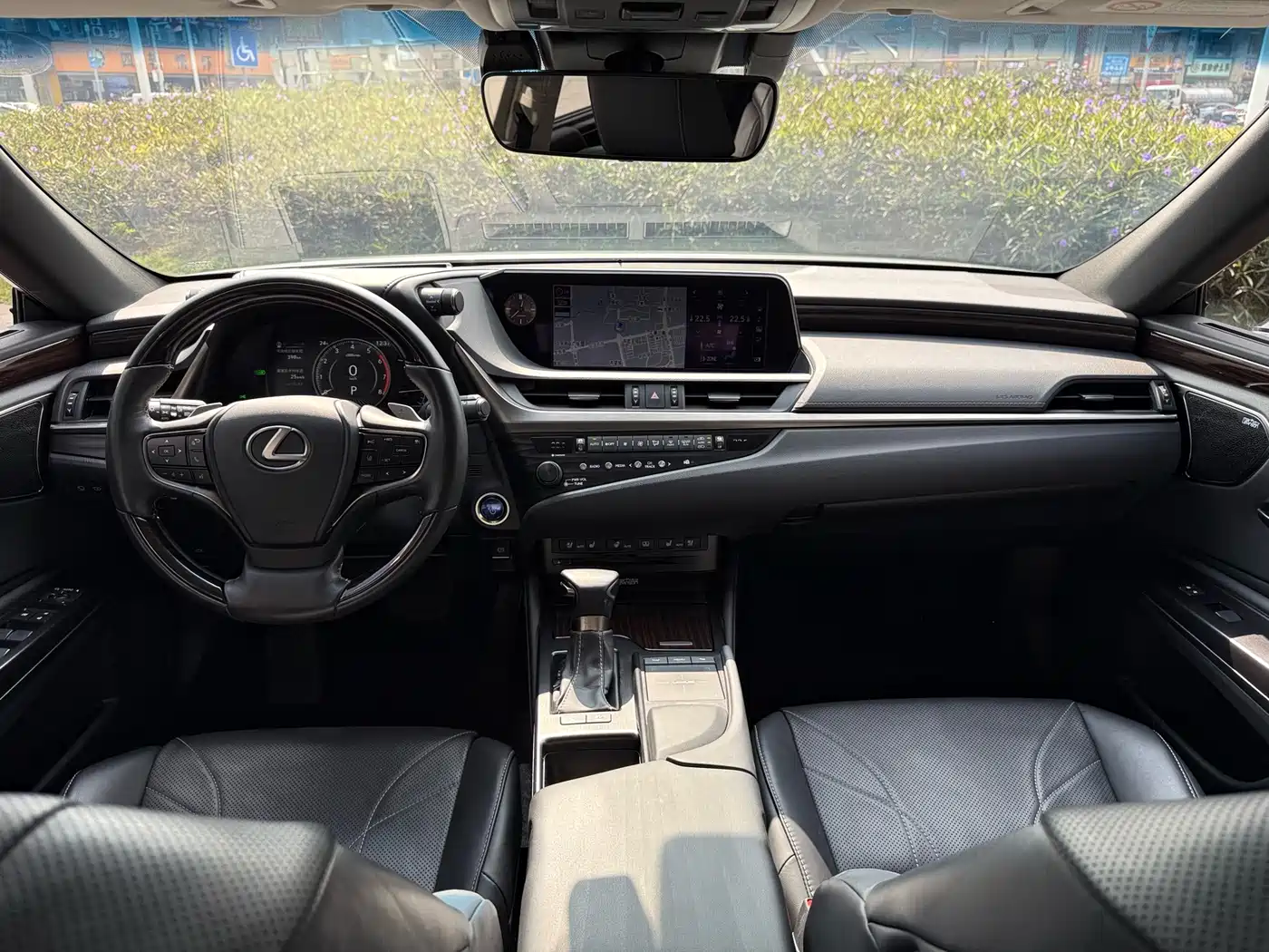 Lexus ES 2018 300h Executive Edition China V фото 10