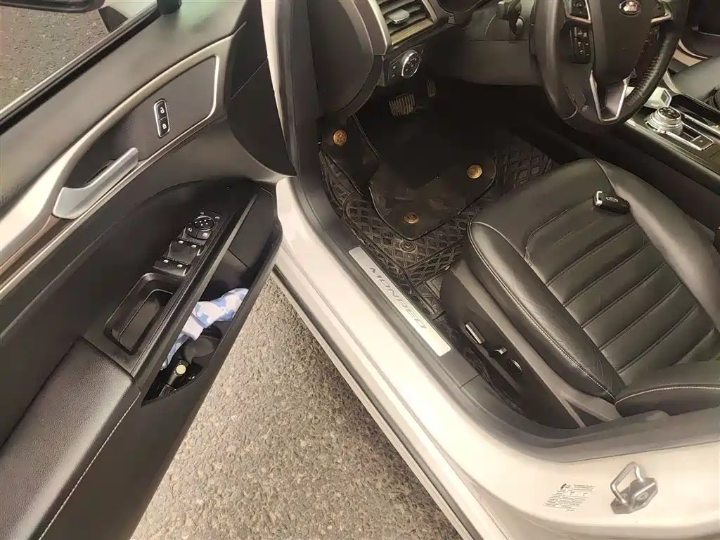 FORD MONDEO