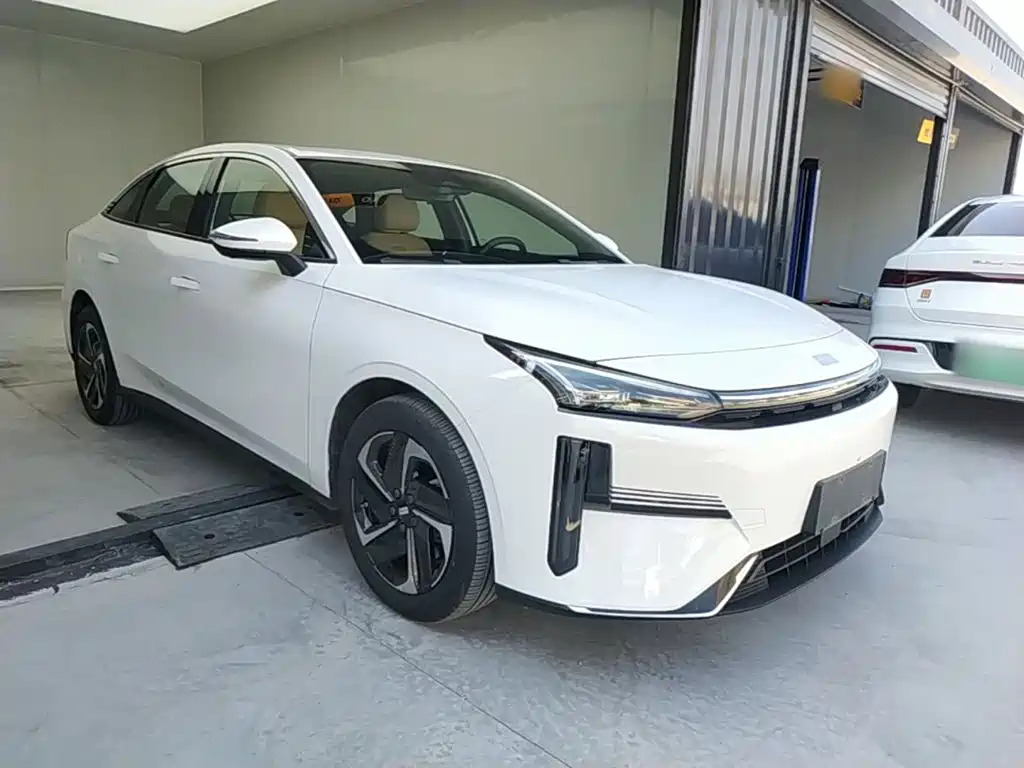 Geely Galaxy Galaxy L6 2025 2024 125km PLUS Soaring Dragon Edition