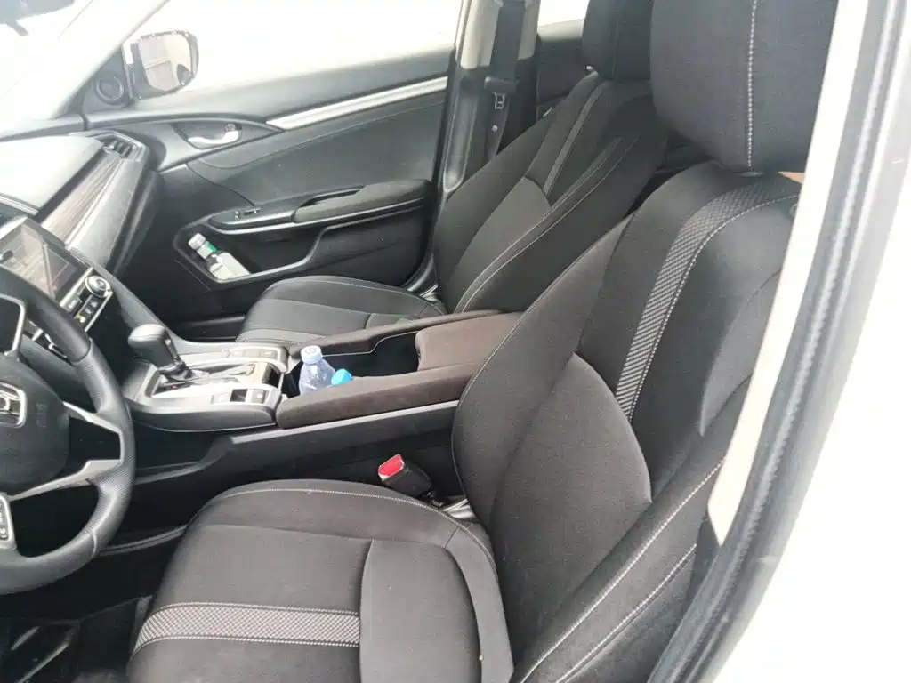 Photo 16 - Honda Civic