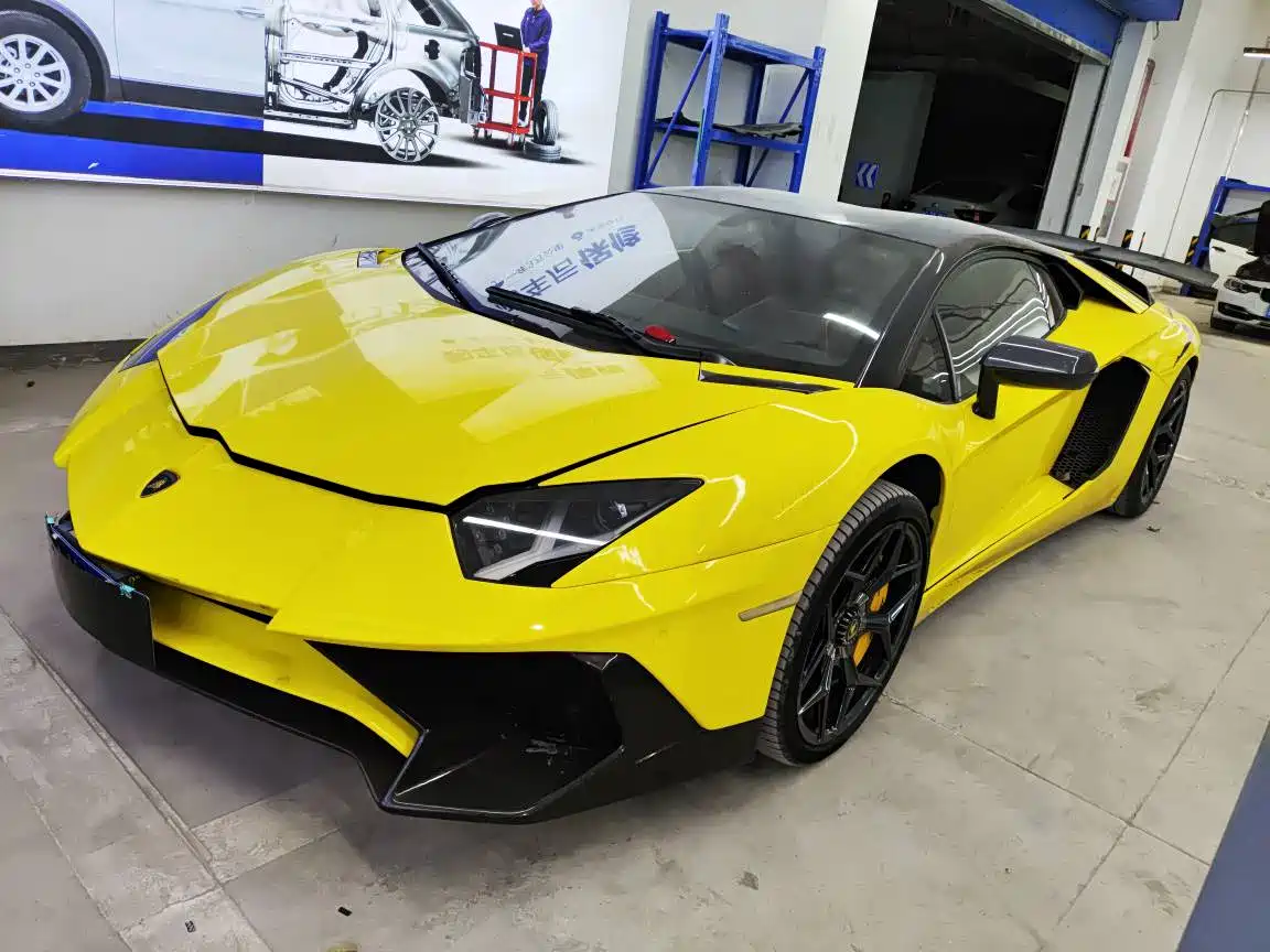 Lamborghini Aventador 2013 2011 LP 700-4