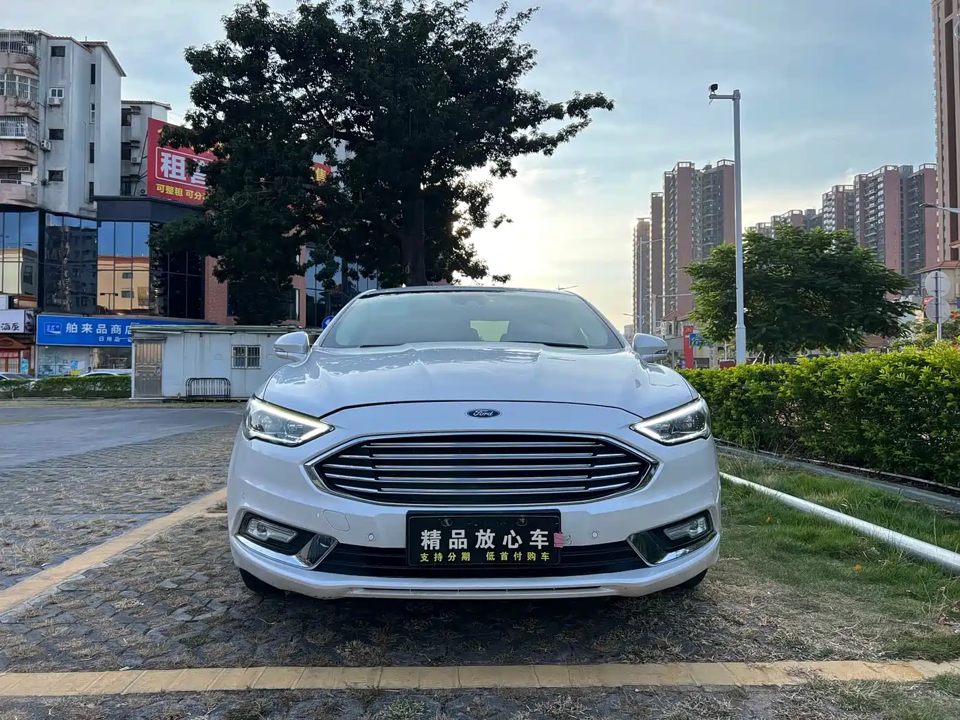 Photo 2 - Ford Mondeo