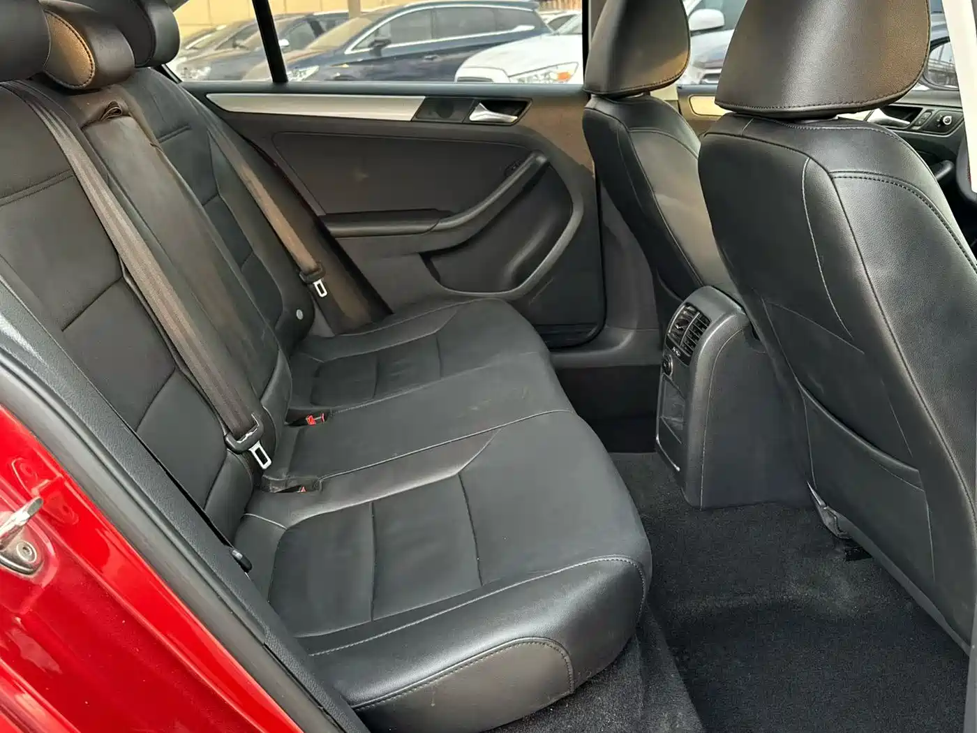 Volkswagen Sagitar 2015 1.6L Automatic Comfort фото 7