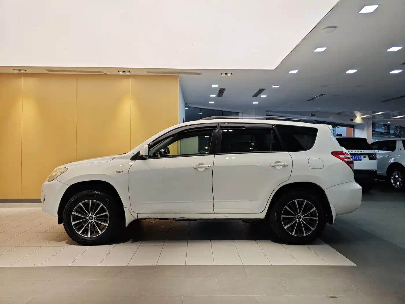 Toyota RAV4 Rongfang 2009 2.0L Automatic Luxury Edition фото 6