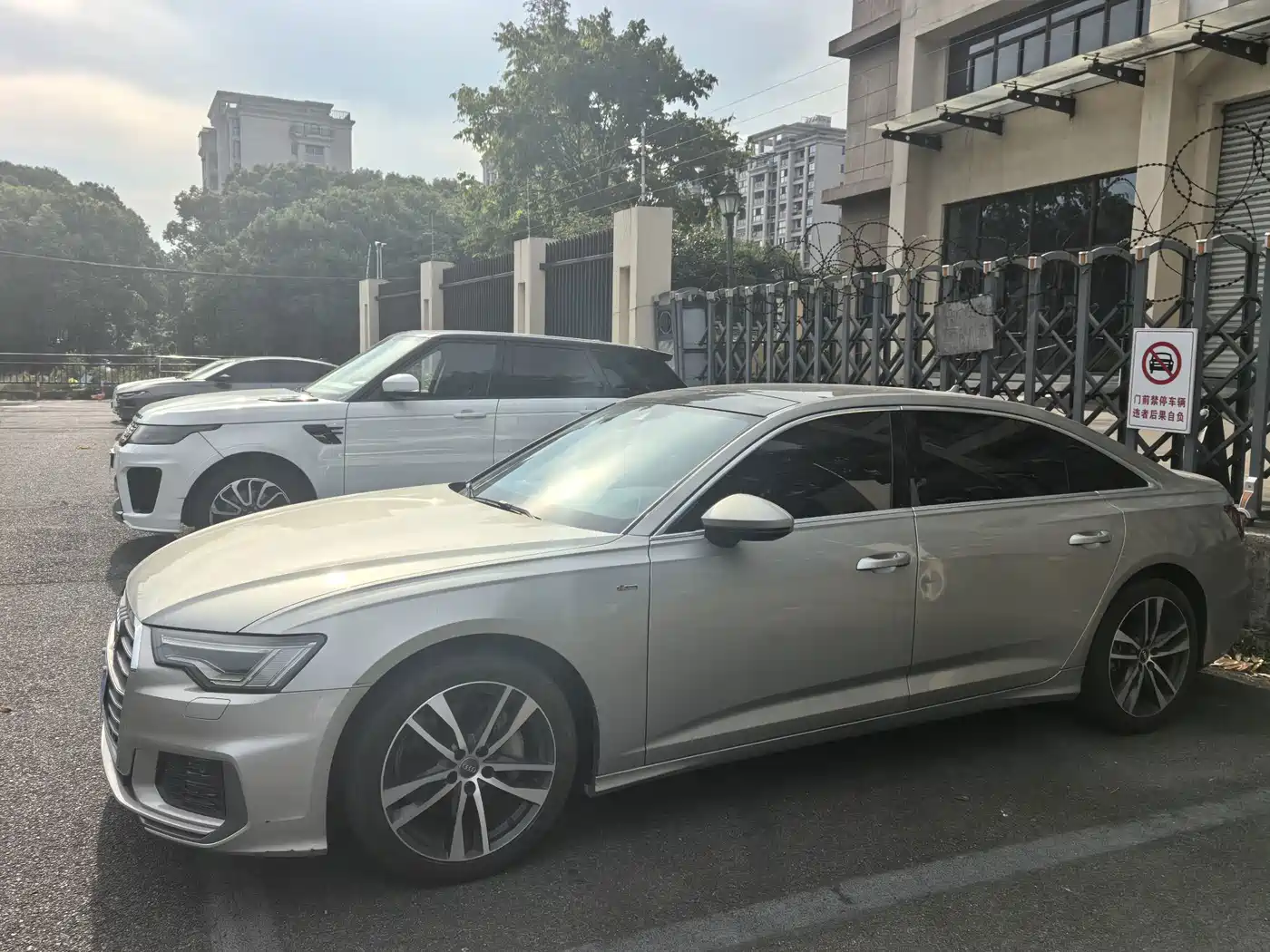 Photo 6 - Audi A6L