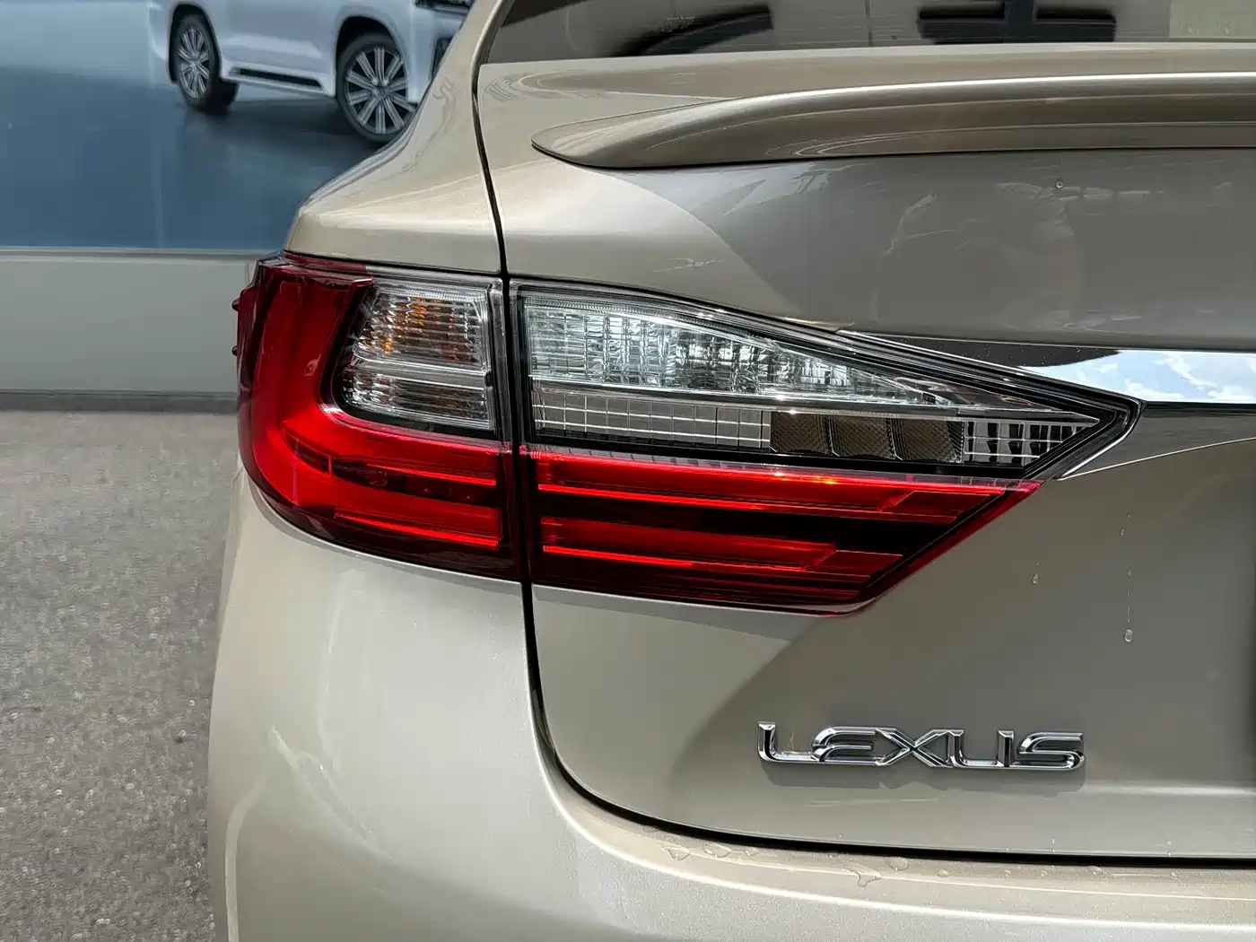 Lexus ES 2015 200 Elite Edition фото 8