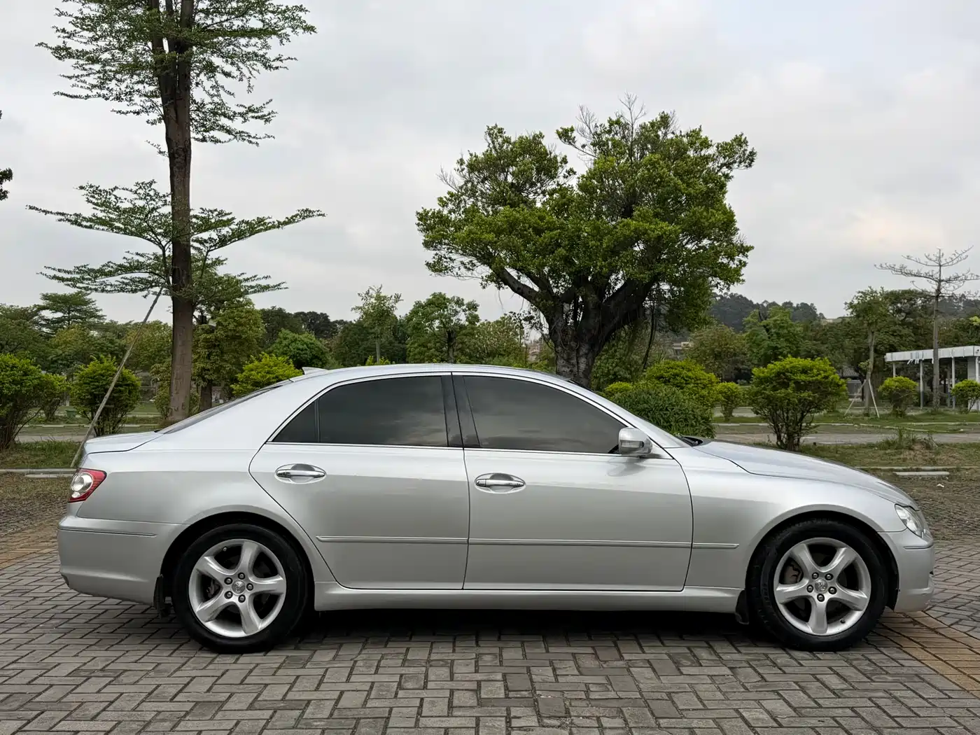 Toyota Reiz 2008 2.5S Special Commemorative Edition фото 8