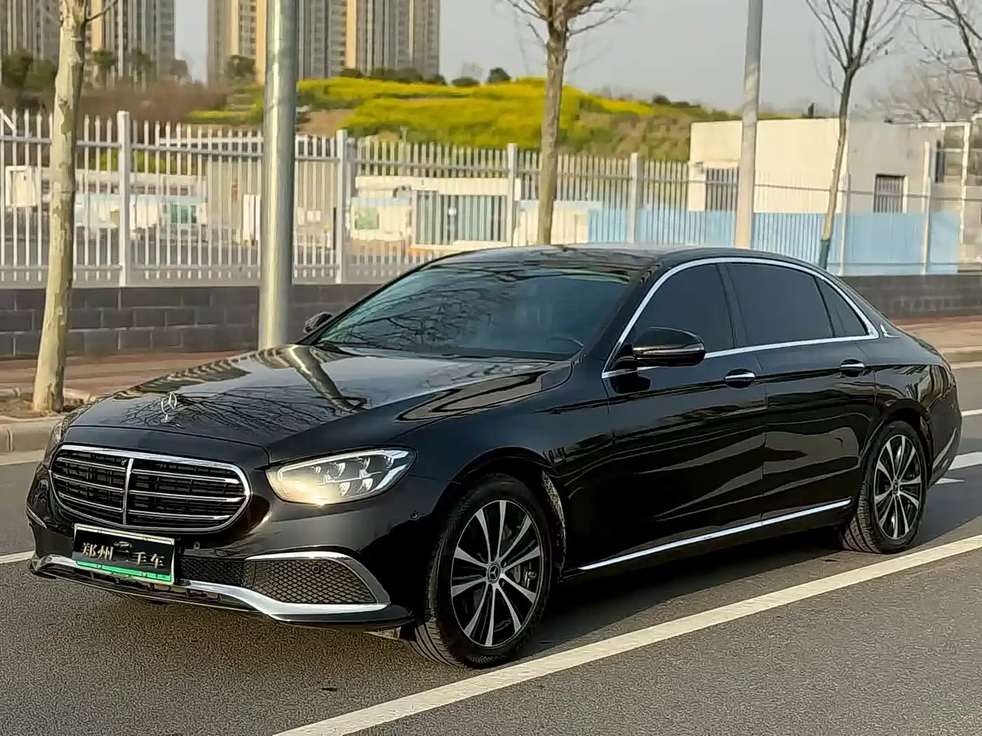 Mercedes-Benz E-Class New Energy 2022 E 350 e L Plug-in Hybrid Sedan