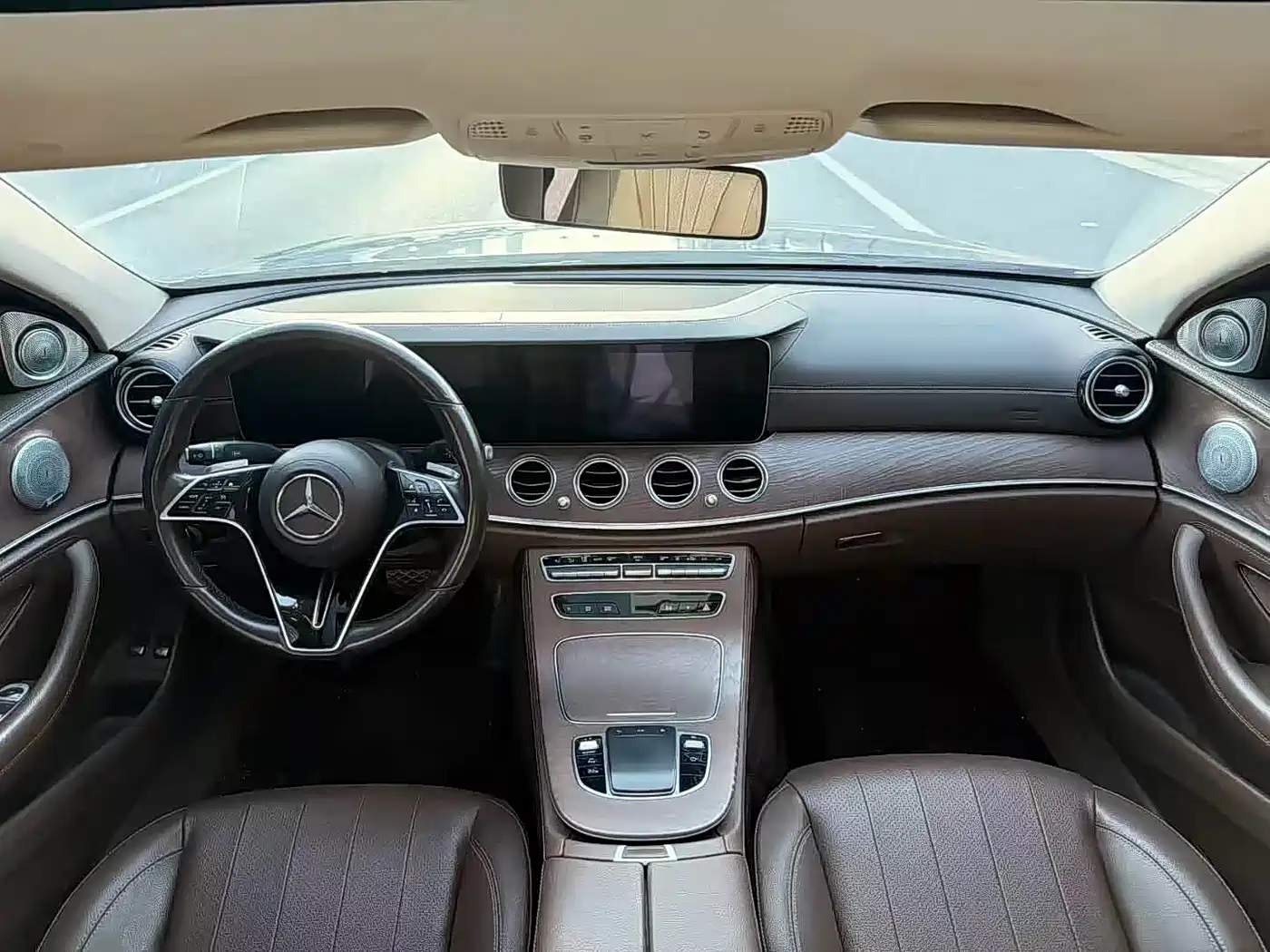 Mercedes-Benz E-Class New Energy 2022 E 350 e L Plug-in Hybrid Sedan фото 13