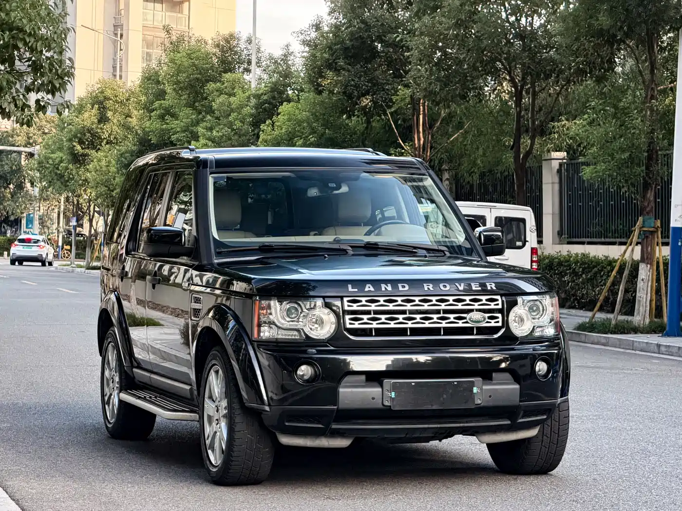 Land Rover Discovery 2011 3.0 SDV6 HSE Diesel фото 3