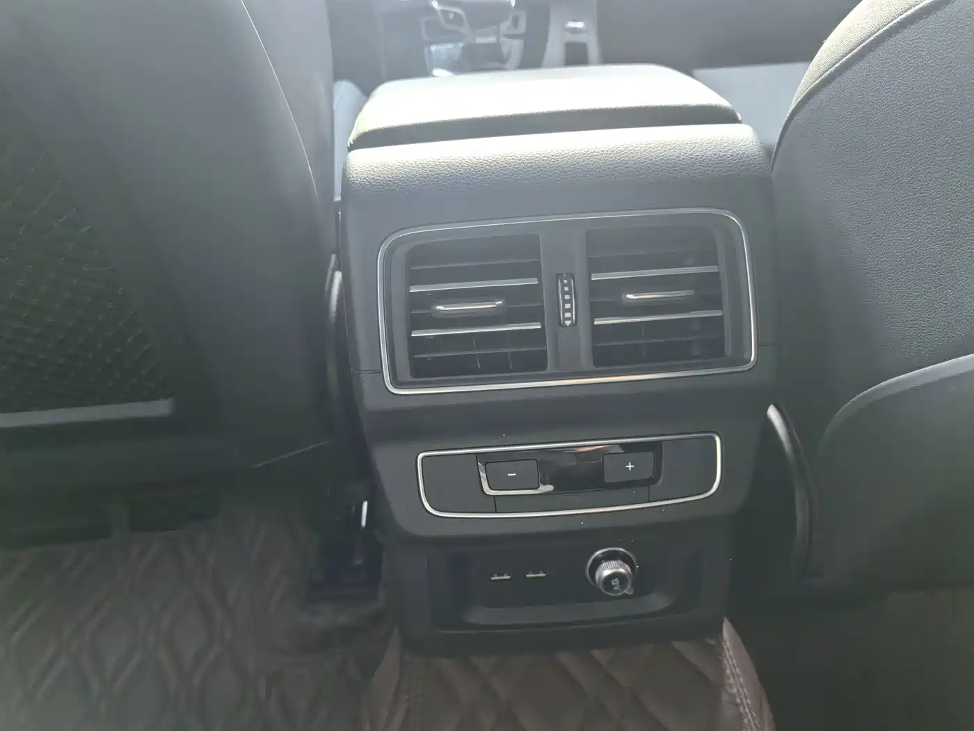 Фото 27 - Audi Q5L