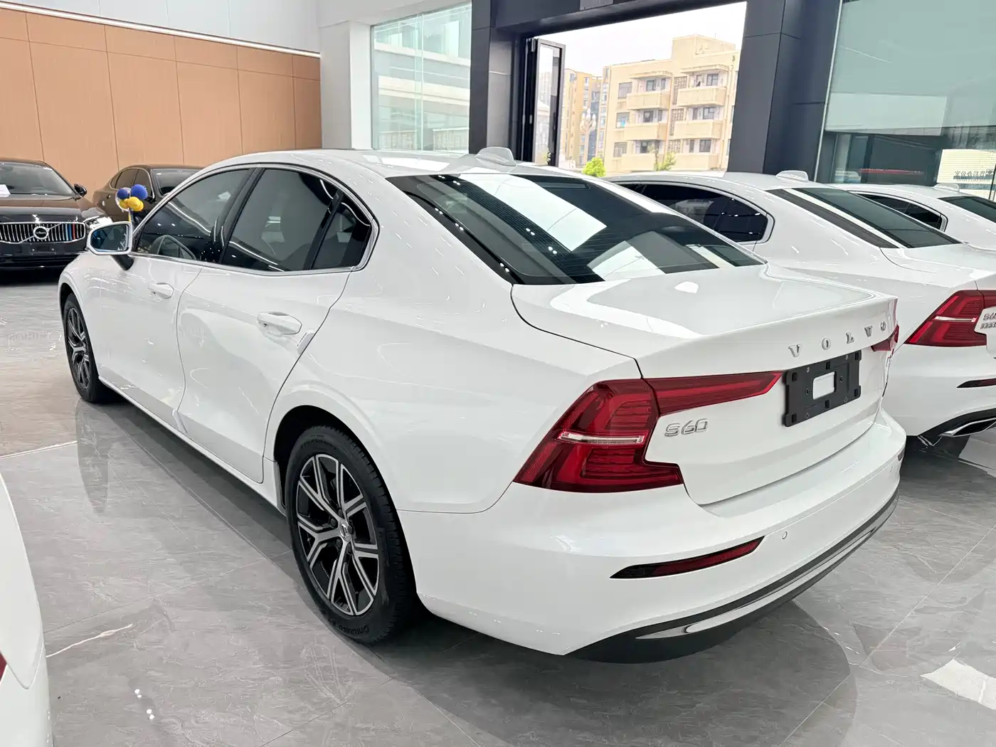 VOLVO S60