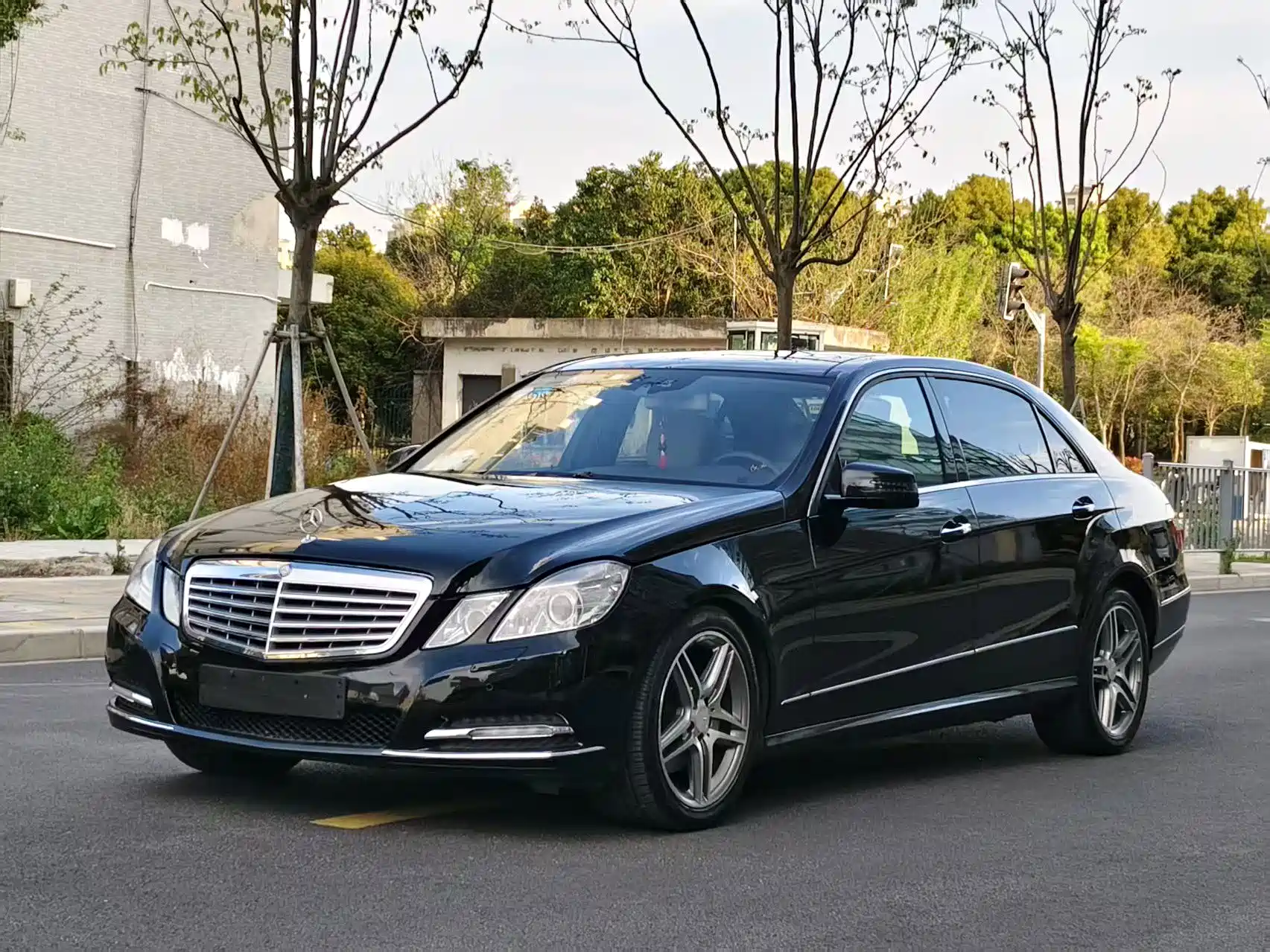 صورة 1 - Mercedes-Benz E-Class
