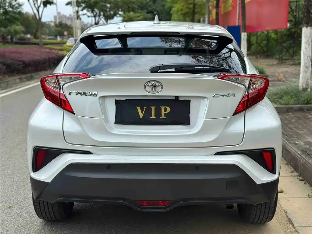 Toyota C-HR 2023 Model 2.0L Premium Edition фото 8