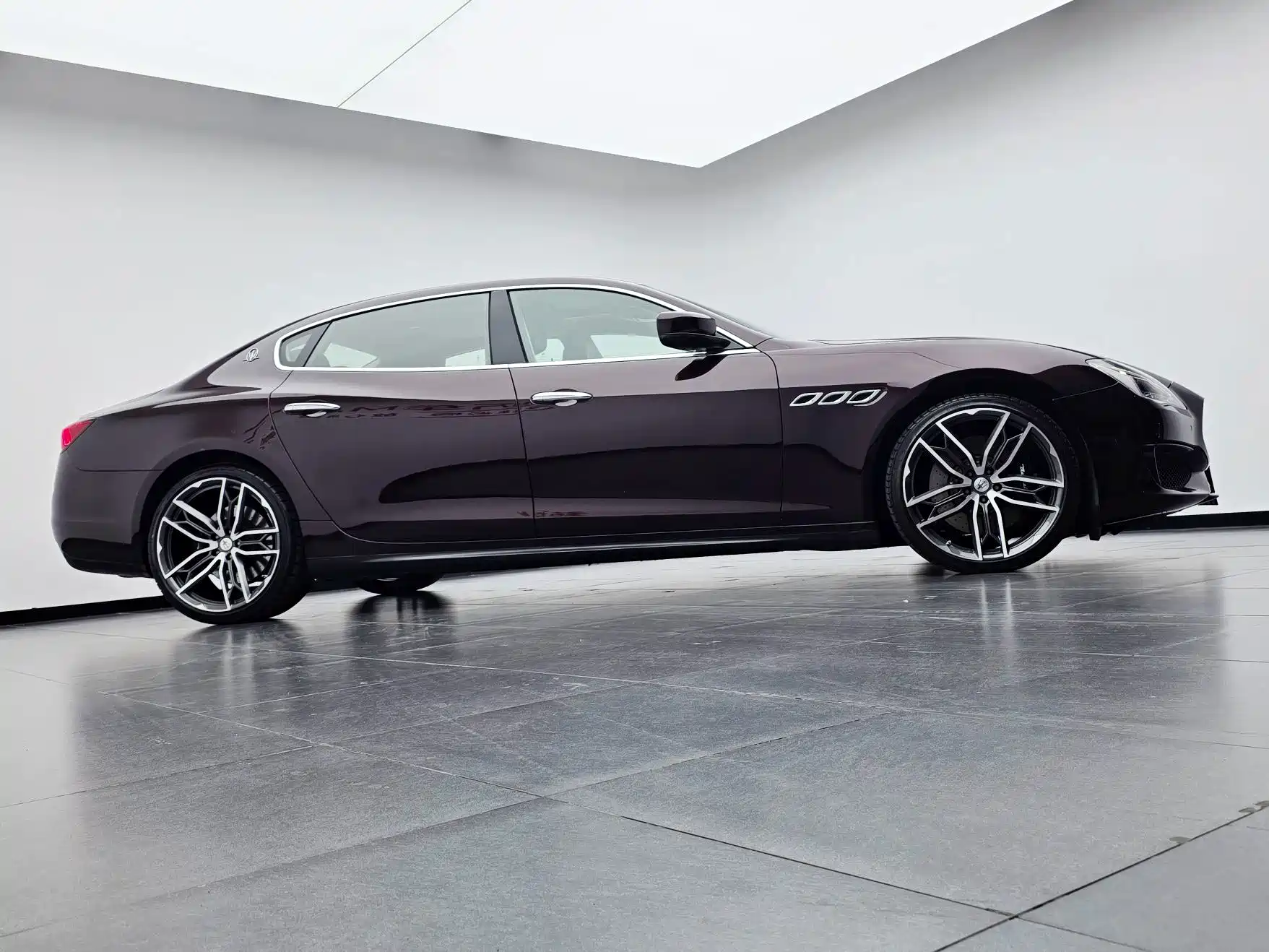 Photo 6 - Maserati Quattroporte