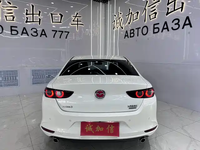 Mazda Mazda3 Axela 2021 2.0L Automatic Premium Edition — фото 5