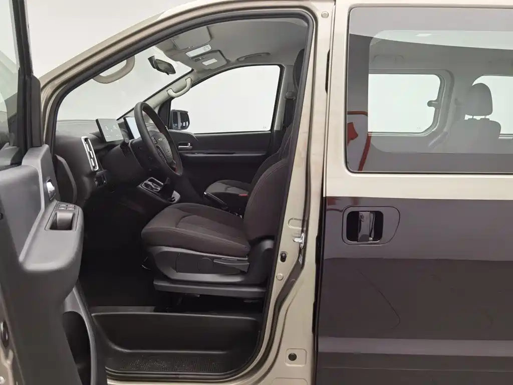 Dongfeng Fengxing Lingzhi PLUS 2026 2027 2.0L Base Model 7-Seater