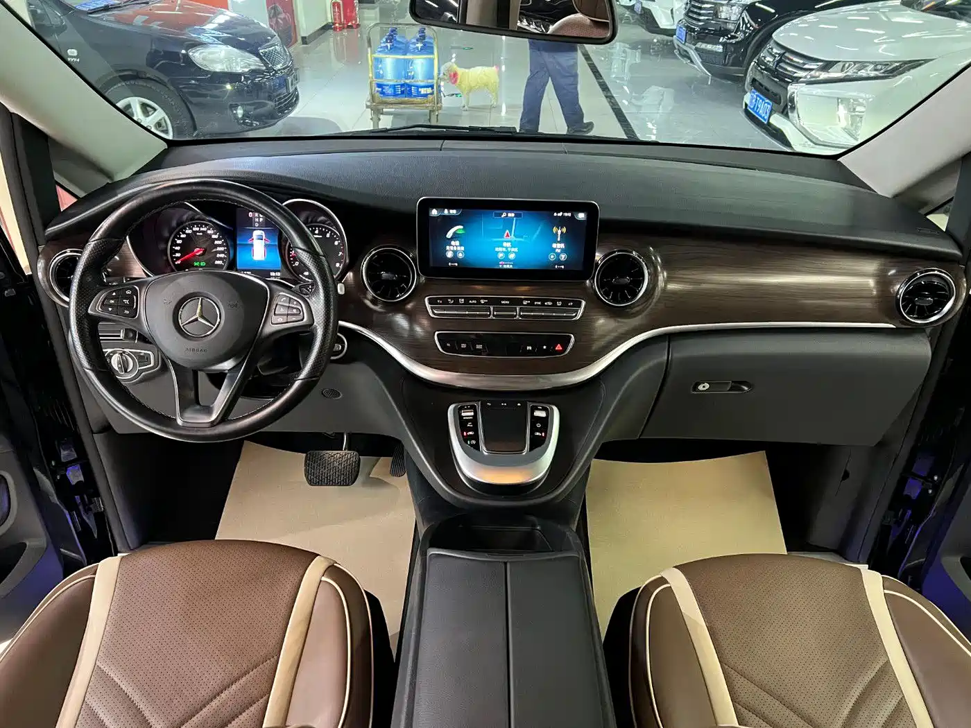 Mercedes-Benz V-Class 2021 V 260 Pilot Edition фото 4