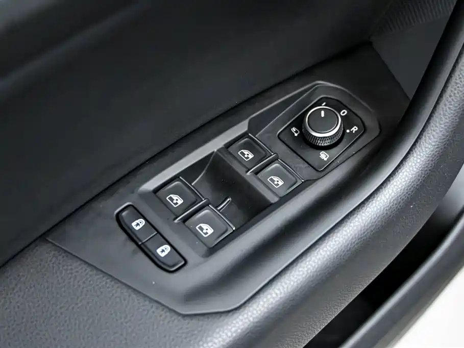 Volkswagen Touareg 2021 3.0TSI R-Line Classic Sport Package фото 23