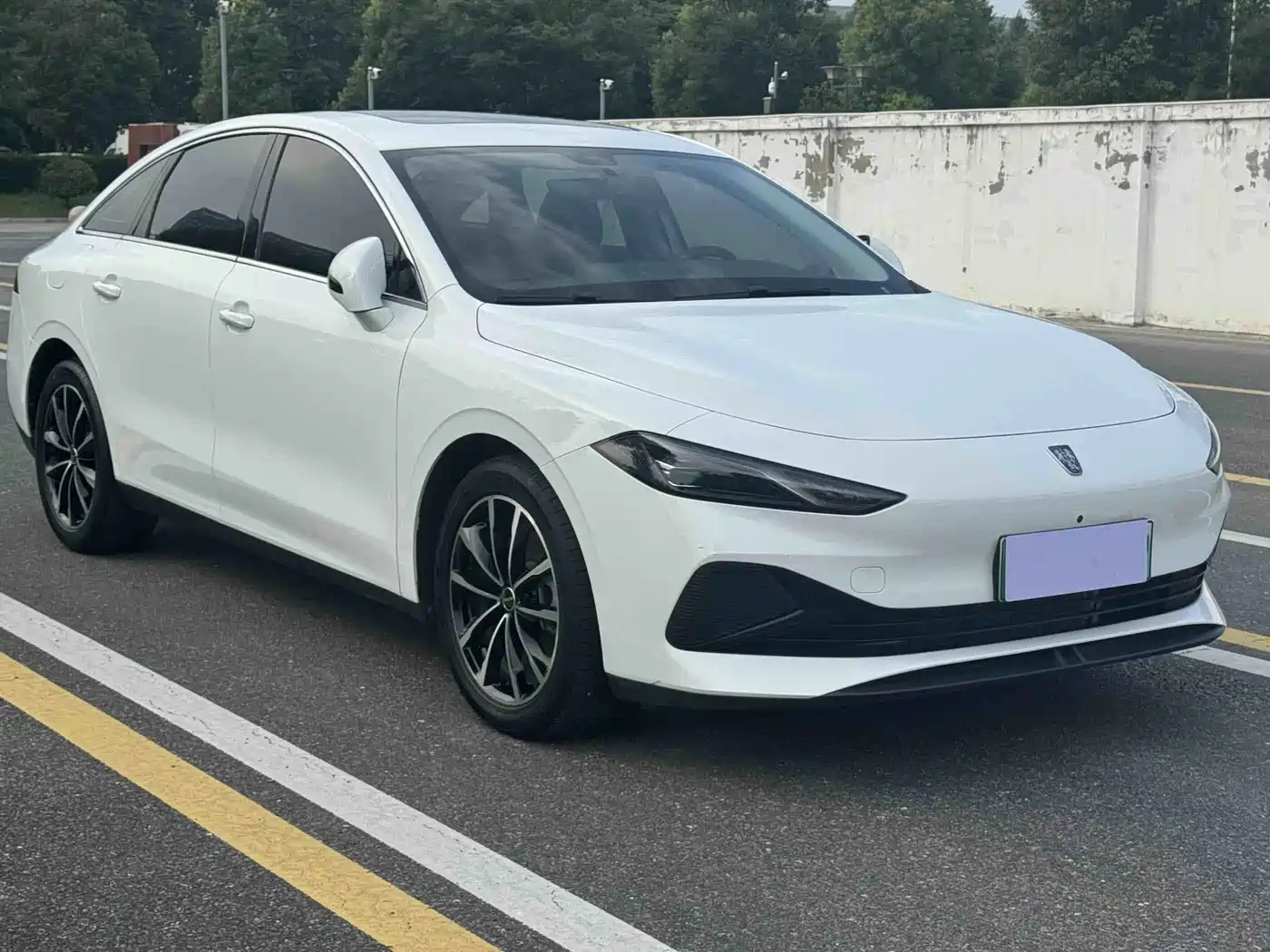 Roewe D7 2025 2025 DMH 125km World Champion Excellence Edition