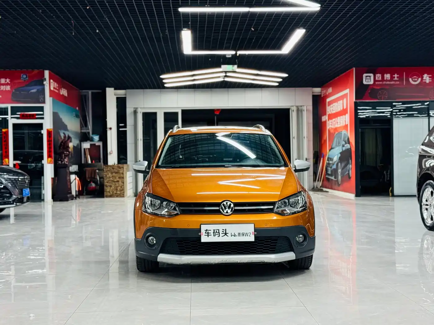 Volkswagen Polo 2014 1.6L Cross Polo Automatic фото 2