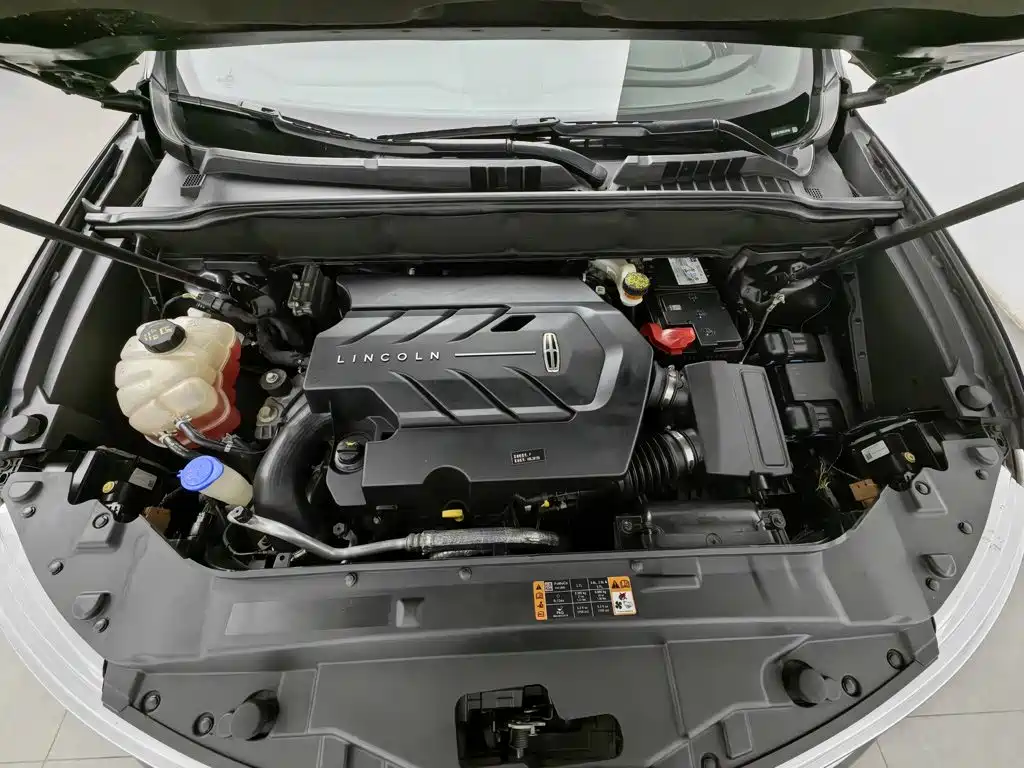 Photo 6 - Lincoln MKX