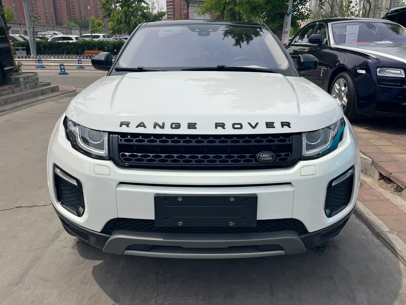 Land Rover Range Rover Evoque 2016 2.0T SE ZhiYao фото 2