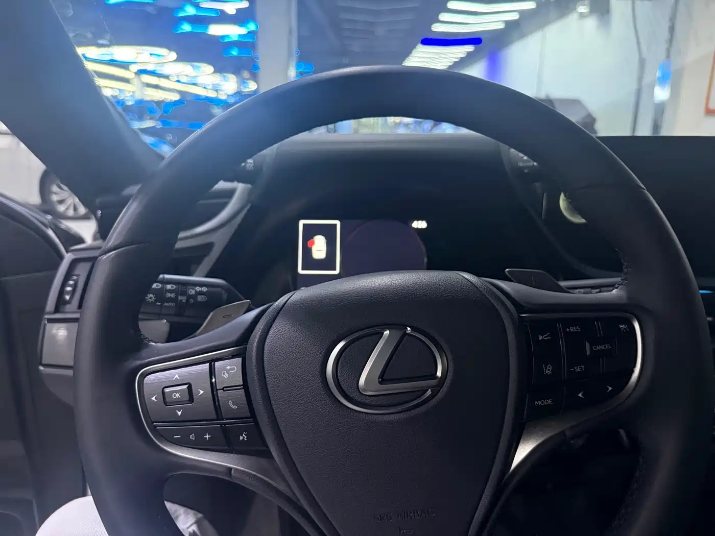 Фото 7 - Lexus ES