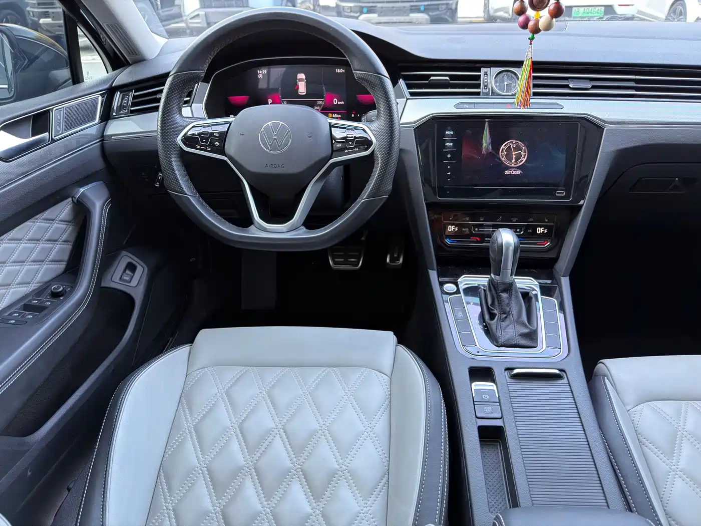 Volkswagen Magotan 2023 2 Million Units Anniversary Edition 330TSI DSG Leading Type фото 6