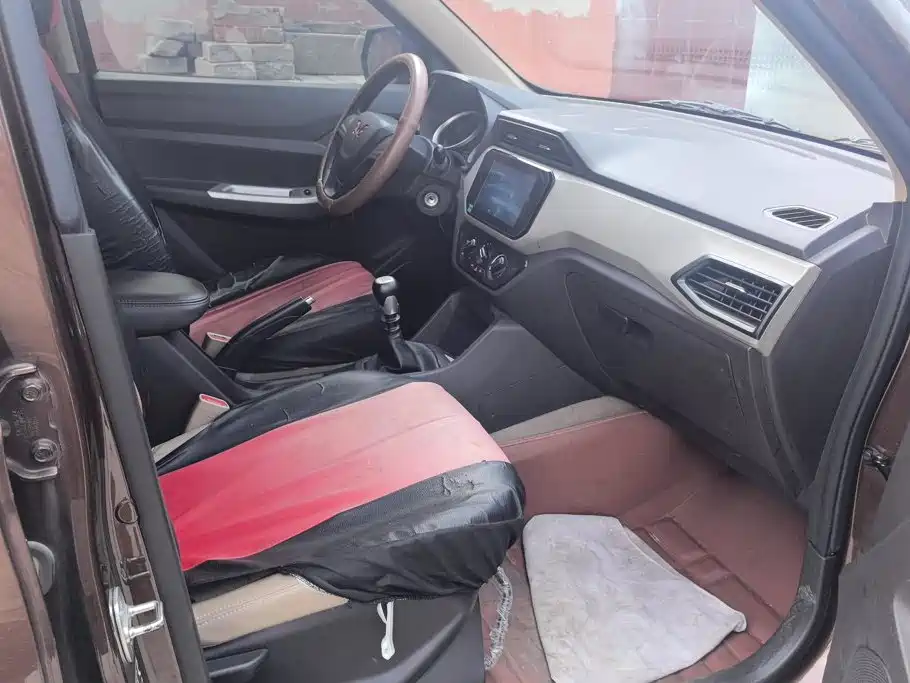 Wuling Motors Wuling Hongguang 2022 2021 1.5L S Comfort LAR