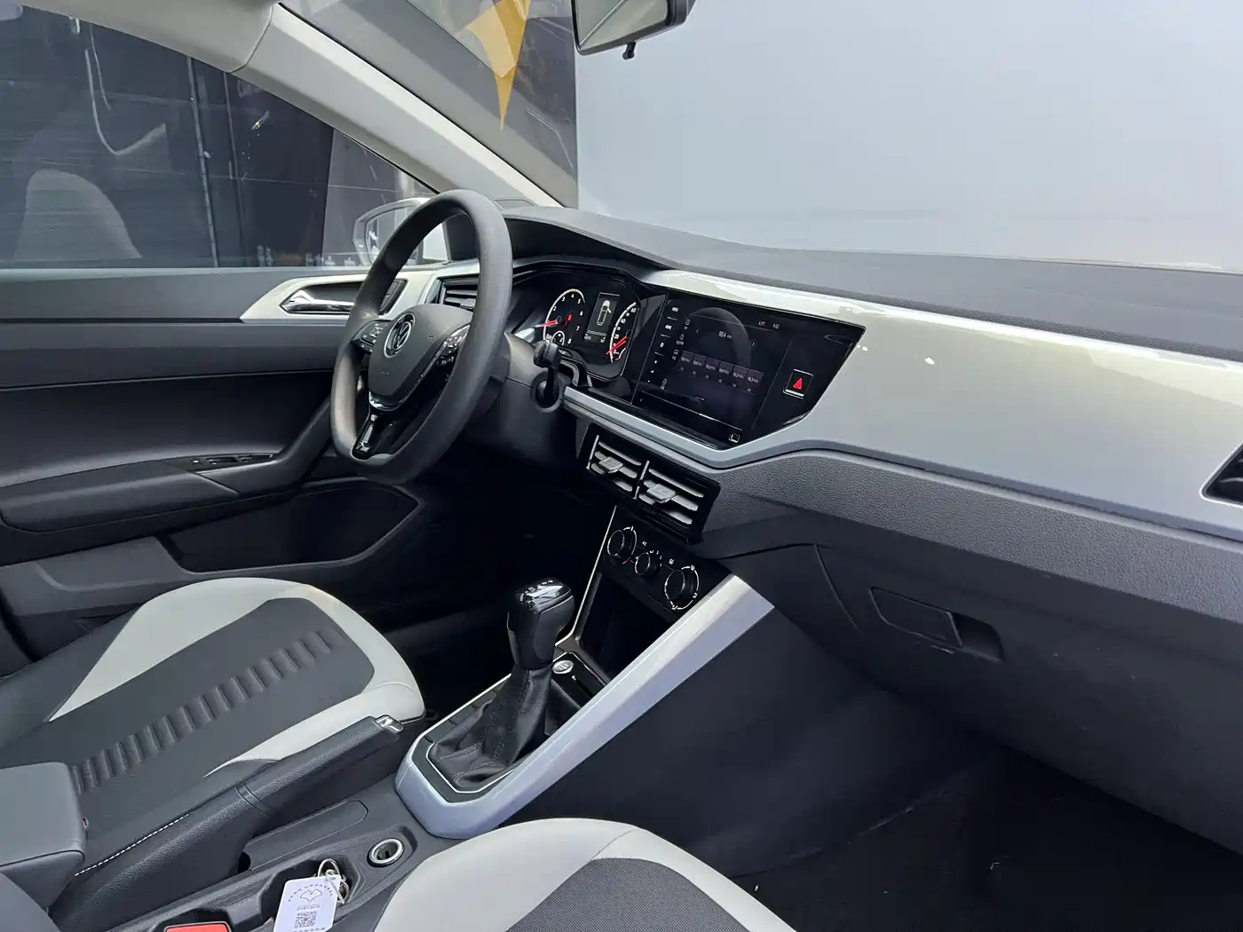 Volkswagen Polo 2021 Plus 1.5L Automatic Colorful Tech Edition фото 18