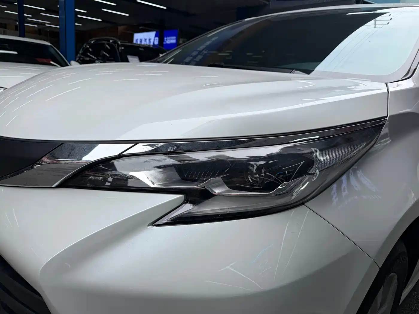 Toyota Sienna 2024 2.5L Hybrid Comfort Edition фото 4