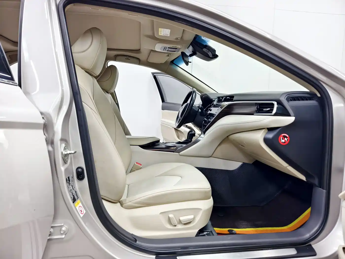 Toyota Camry 2018 2.5G Luxury Edition фото 14
