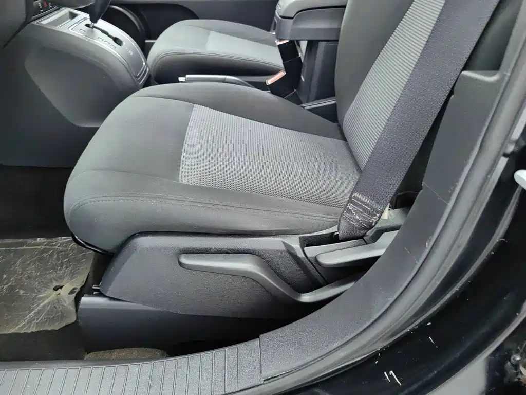 Jeep Compass (Import) 2016 2015 2.0L 2WD Sport