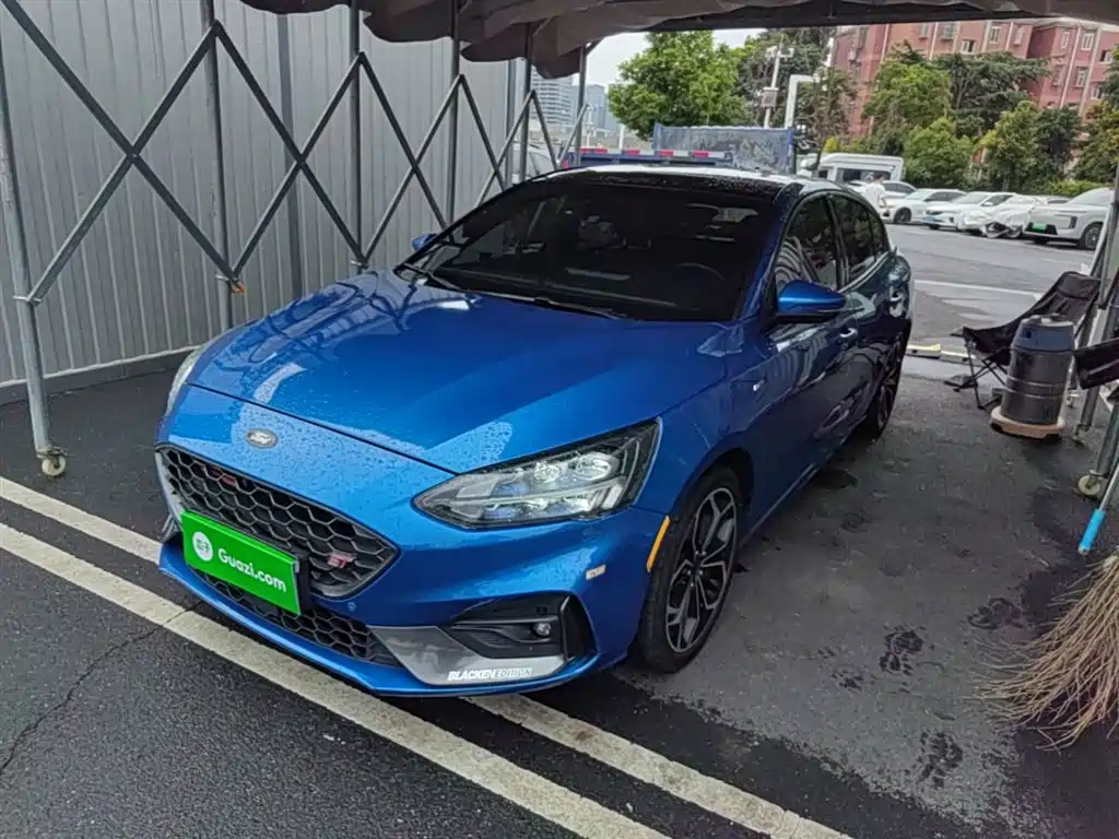 Ford Focus 2021 Sedan EcoBoost 180 Auto ST Line