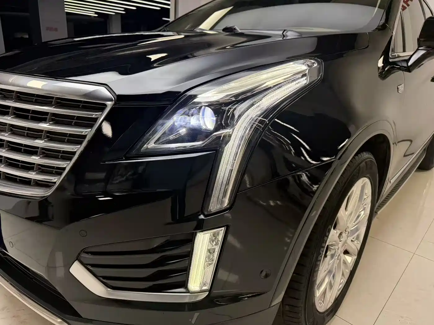 Cadillac XT5 2018 28E 4WD Platinum Edition фото 4