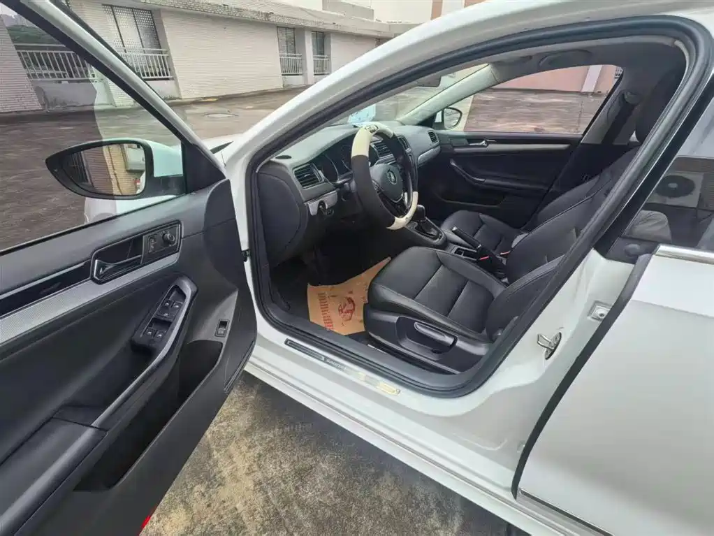 Volkswagen Sagitar 2018 280TSI DSG Comfort фото 4