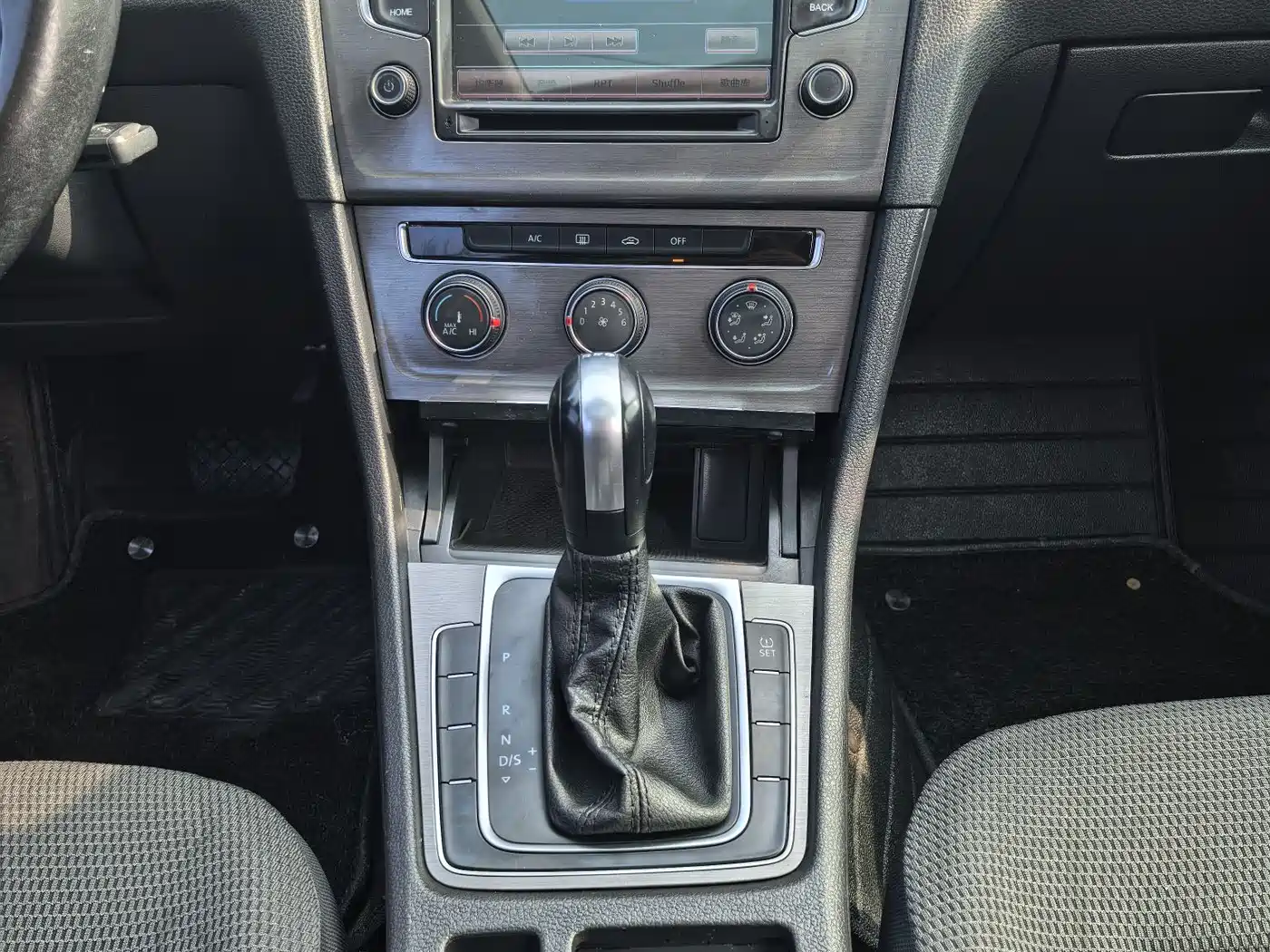 Volkswagen Golf 2015 1.4TSI Automatic Comfort фото 8