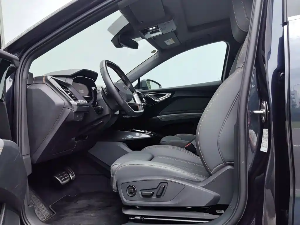 Audi Q4 e-tron 2025 2024 40 e-tron Creation Edition